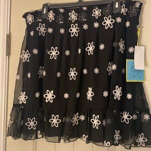 NWT adorable CeCe black skirt with white flowers